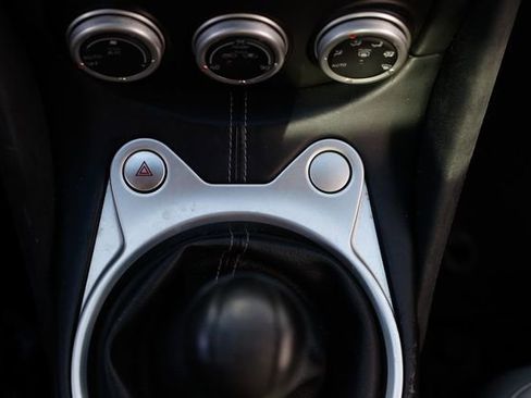 Used 2010 Nissan 370Z Touring image 38