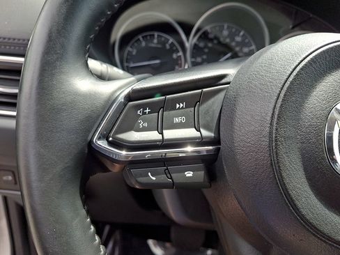 Used 2018 MAZDA CX-5 Touring w/ Preferred Equipment Package FWD image 22