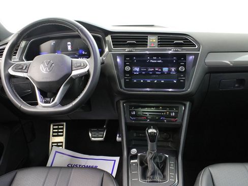 Used 2023 Volkswagen Tiguan SE R-Line image 9