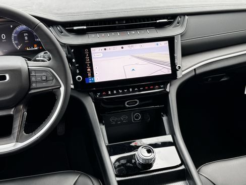 New 2026 Jeep Grand Cherokee L Limited w/ Limited Altitude Package image 16