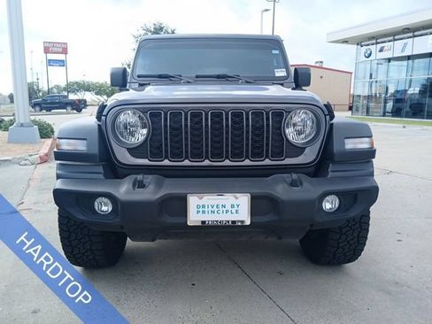 Used 2025 Jeep Wrangler Unlimited Sport AWD/4WD image 2