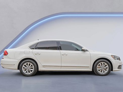 Used 2017 Volkswagen Passat 1.8T S image 10