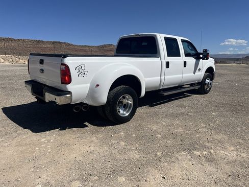 Used 2015 Ford F350 XLT w/ XLT Premium Package image 3