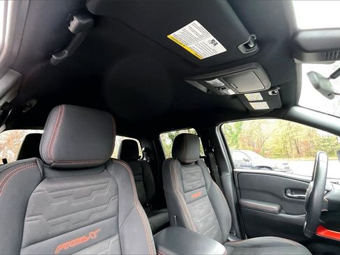 Used 2022 Nissan Frontier Pro-X image 24