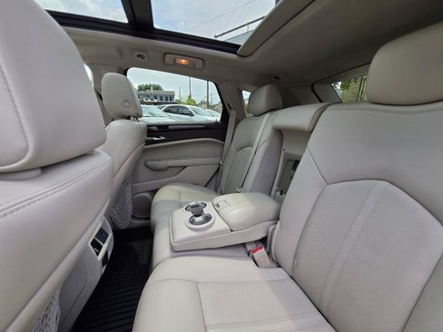 Used 2011 Cadillac SRX Luxury FWD image 32