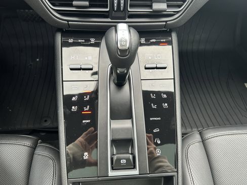 Used 2022 Porsche Macan image 15