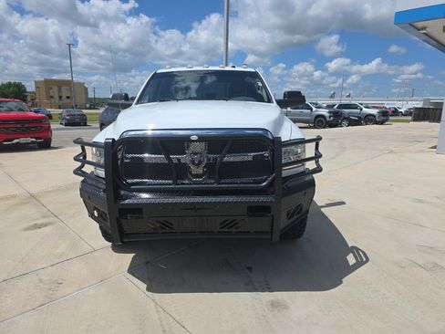 Used 2018 RAM 2500 Tradesman w/ Chrome Appearance Group image 2