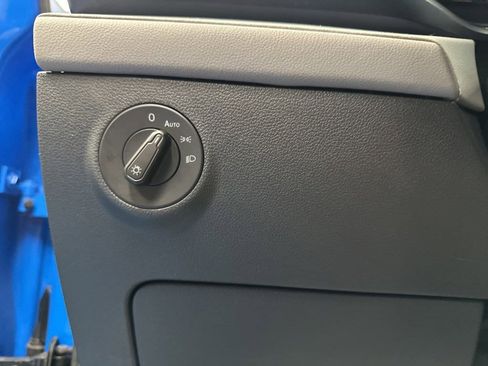 Used 2024 Volkswagen Taos SE image 27