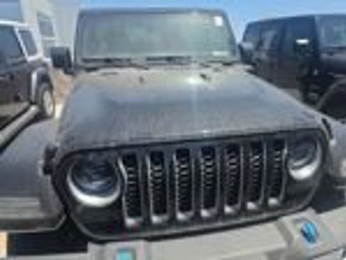 Used 2023 Jeep Wrangler Unlimited Sahara w/ Cold Weather Group AWD/4WD image 8