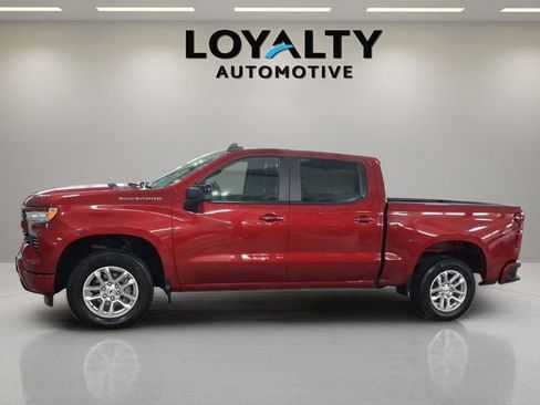 Used 2023 Chevrolet Silverado 1500 RST image 2