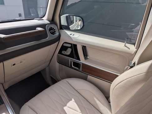 Used 2025 Mercedes-Benz G 63 AMG 4MATIC image 17