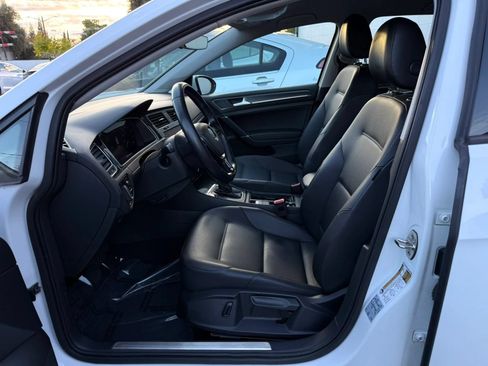 Used 2019 Volkswagen e-Golf SEL Premium FWD image 13