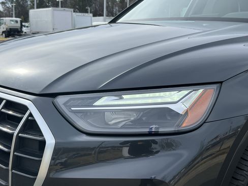 Used 2021 Audi Q5 Premium w/ Convenience Package image 12