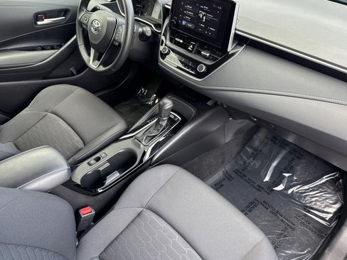 Used 2025 Toyota Corolla SE w/ SE Package FWD image 31