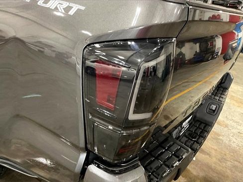 Used 2018 Toyota Tacoma TRD Sport image 31