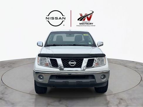 Used 2013 Nissan Frontier SL w/ Moonroof Pkg AWD/4WD image 9
