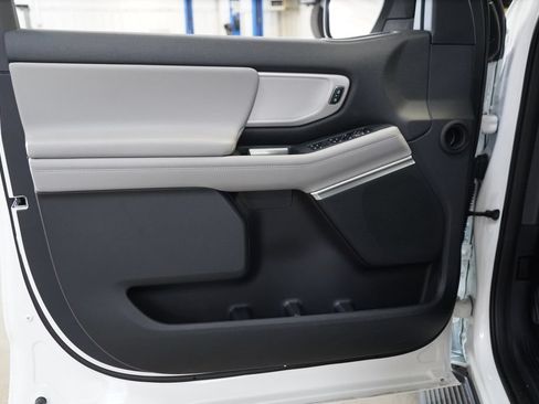 New 2026 Ford Expedition Active AWD/4WD image 17