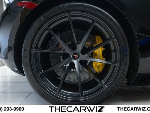 Used 2018 McLaren 720S Performance RWD image 31