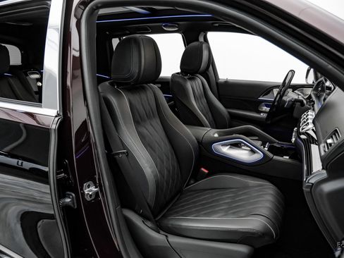 Used 2024 Mercedes-Benz Maybach GLS 600 4MATIC image 39