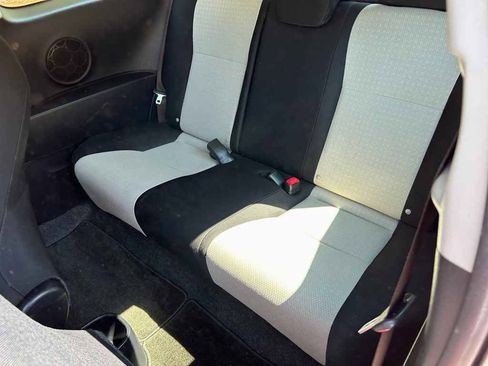 Used 2012 Toyota Yaris LE FWD image 10