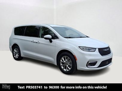 Used 2023 Chrysler Pacifica Touring-L