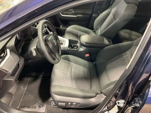 Used 2025 Toyota RAV4 XLE image 11