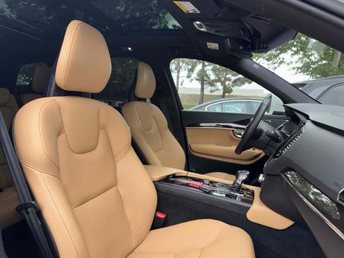 Used 2018 Volvo XC90 T6 Momentum w/ Convenience Package AWD/4WD image 21