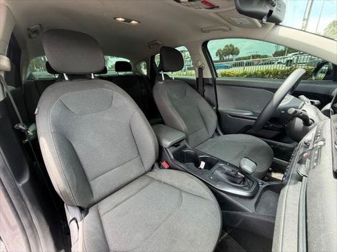 Used 2025 Kia K4 FWD image 13