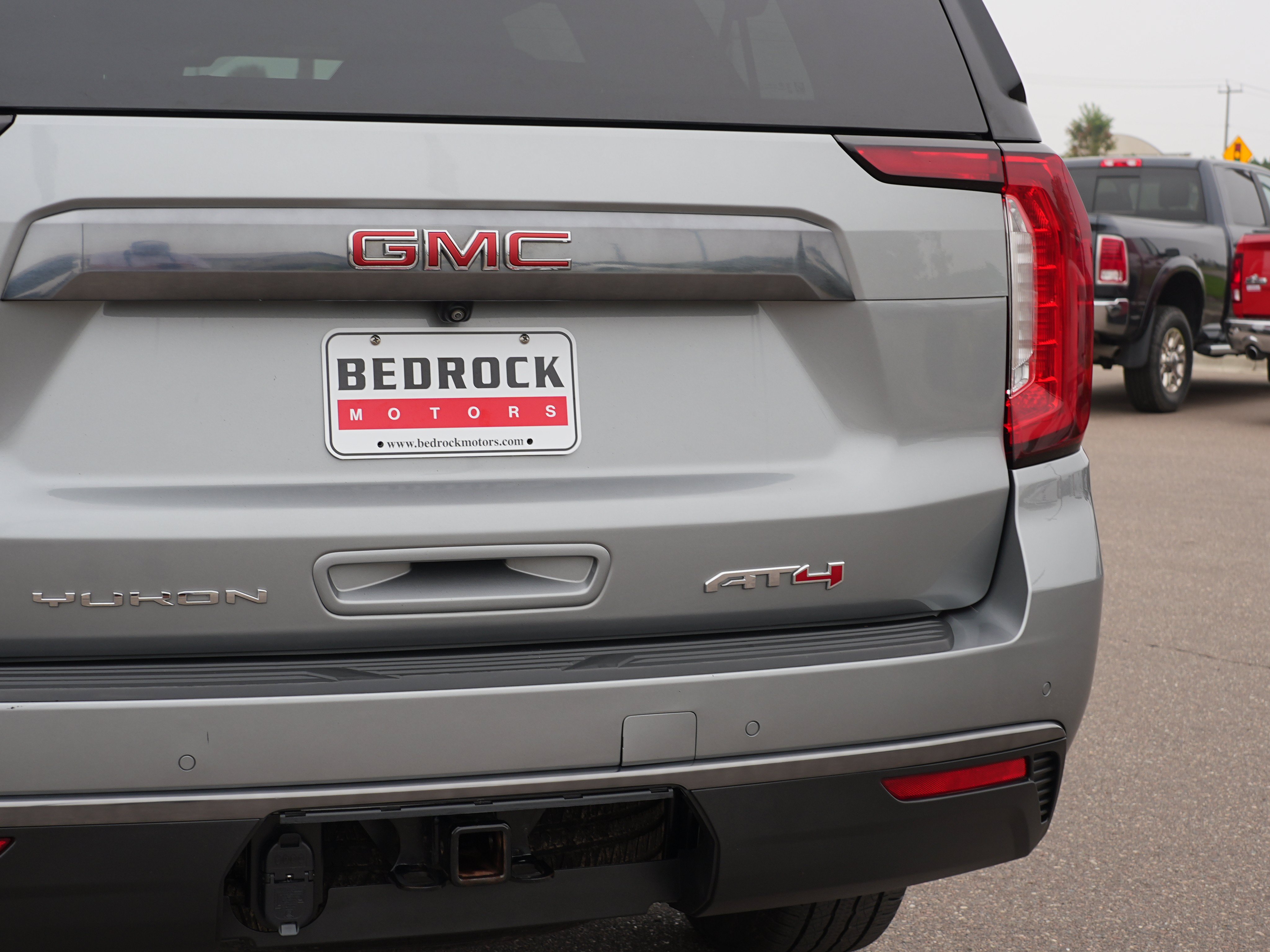 Used 2023 GMC Yukon XL AT4 w/ AT4 Premium Package AWD/4WD image 10