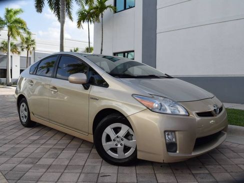 Used 2010 Toyota Prius FWD image 1