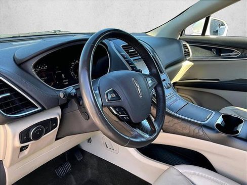 Used 2018 Lincoln MKX Reserve w/ Driver Assistance Package AWD/4WD image 13