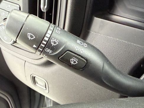 Used 2020 Chevrolet Silverado 1500 Custom w/ Custom Value Package image 15