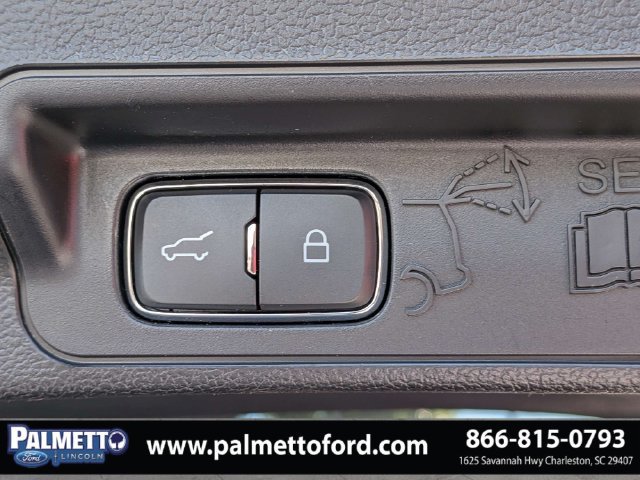 Used 2023 Ford Explorer XLT w/ Equipment Group 202A RWD image 14