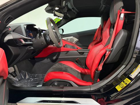 Used 2021 Chevrolet Corvette Stingray Preferred Cpe w/ Z51 Performance Package RWD image 5