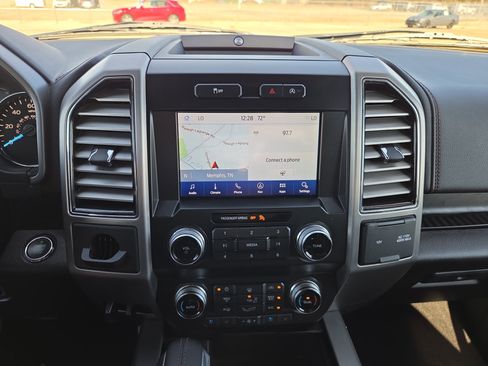 Used 2019 Ford F150 Platinum image 14