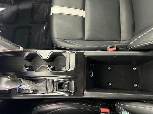 Used 2025 Toyota Camry SE image 14