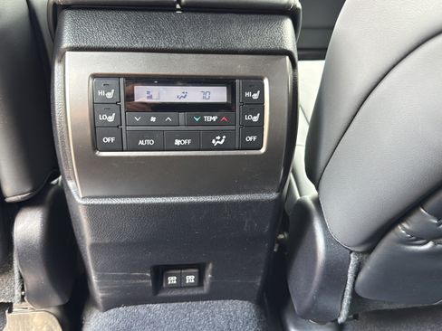 Used 2023 Lexus GX 460 Premium AWD/4WD image 17