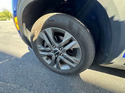 Used 2023 Kia Seltos LX image 8