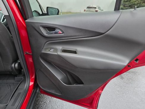 Used 2023 Chevrolet Equinox LT image 22