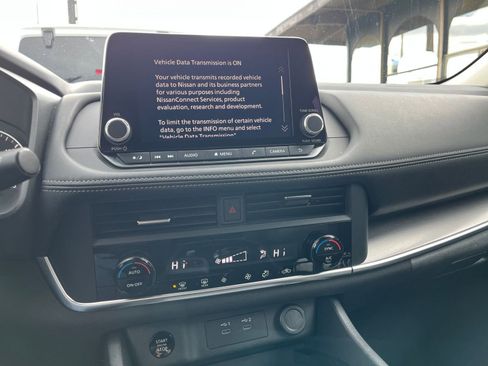 Used 2025 Nissan Rogue SV FWD image 20