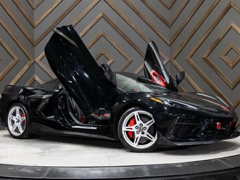 Used 2021 Chevrolet Corvette Stingray Premium Conv w/ Z51 Performance Package image 1