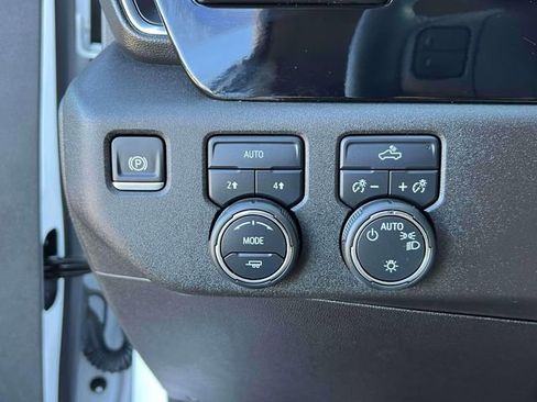 Certified 2025 Chevrolet Silverado 1500 LT w/ Protection Package AWD/4WD image 21