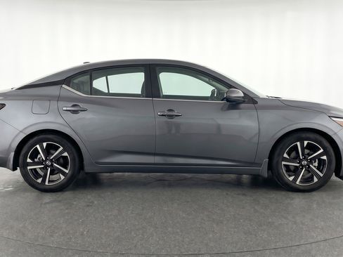 Used 2025 Nissan Sentra SV FWD image 11