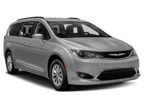 Used 2018 Chrysler Pacifica Touring Plus w/ Tire & Wheel Group image 8