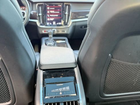 Used 2018 Volvo S90 T5 Momentum w/ Convenience Package FWD image 23