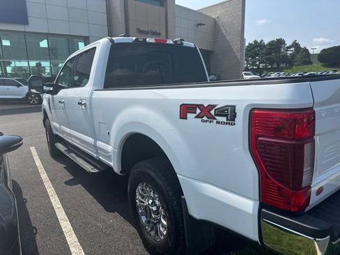 Used 2021 Ford F250 XLT w/ XLT Premium Package AWD/4WD image 4