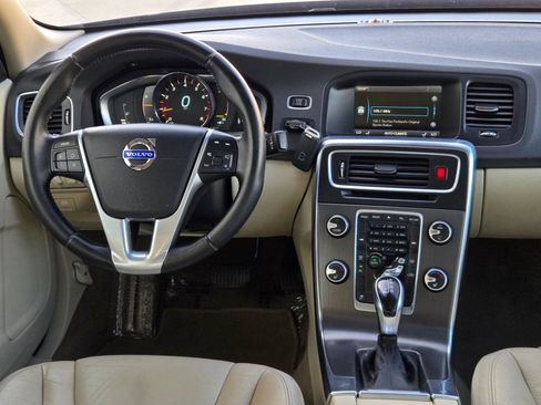 Used 2014 Volvo S60 T5 FWD image 22