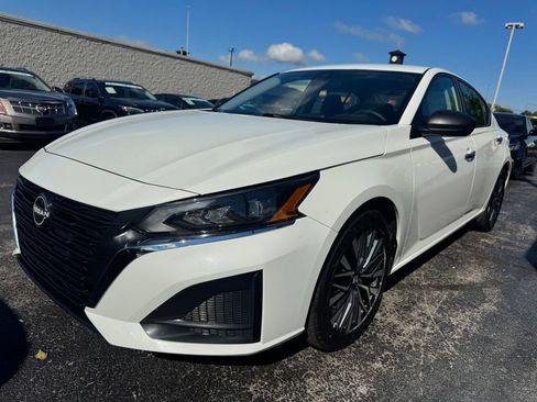 Used 2025 Nissan Altima 2.5 SV FWD image 1