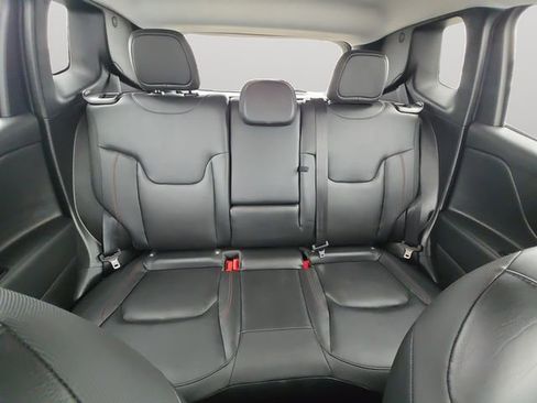 Used 2022 Jeep Renegade Trailhawk w/ Trailer Tow Group image 6