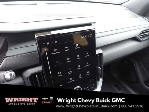 Used 2025 GMC Acadia AT4 w/ Luxury Package image 19